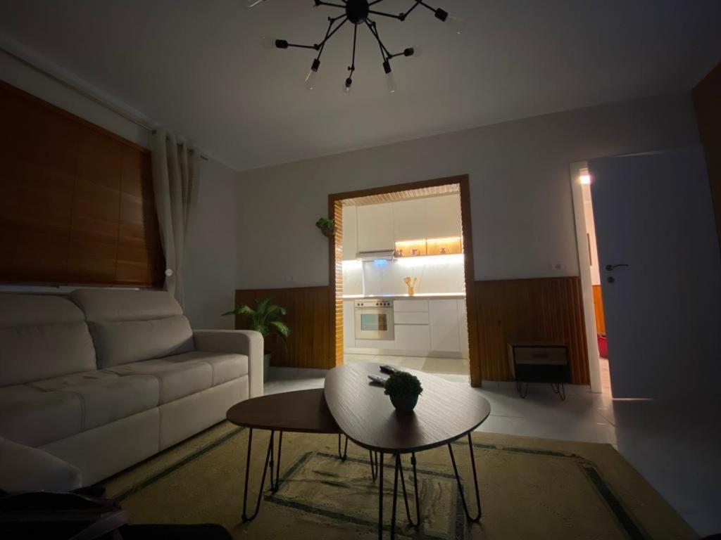 Lucas Apartment Тирана Экстерьер фото